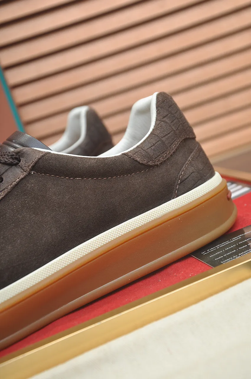 Men's men's shoes 💰580💶[𝐥𝐨𝐫𝐨 𝐏𝐢𝐚𝐧𝐚] lp classic loafers, an Italian treasure brand, the only brand that can match Hermès! Only after wearing it do we realize that we cannot let down our feet. The upper is imported cashmere, the lining of water-dyed cowhide ➕ the cowhide feet, the official original glass rubber outsole, and the pendant. Exclusive original packaging (tag ➕ brand paper ➕ outer box ➕ hand bag) code number: 38-46 (45 46 customized)